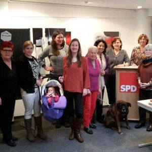 Groß. Bunt. Ideenreich. Die Runde beim Frauenfrühstück der Remscheider SPD am 30.01.2016.