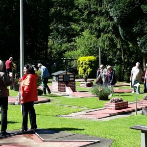 Minigolf-Turnier des SPD-OV Lüttringhausen am 02.07.2016: Viel Betrieb auf der Spielanlage!