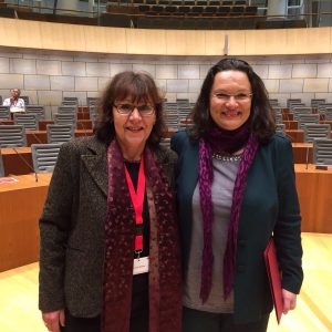 Im Gespräch: Ulla Wilberg und Bundesarbeitsministerin Andrea Nahles beim Arbeitnehmerempfang der SPD-Landtagsfraktion am 03.11.2016.